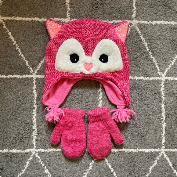 Childrens Place 6-12m matching hat and mitten set - Picture 1 of 3